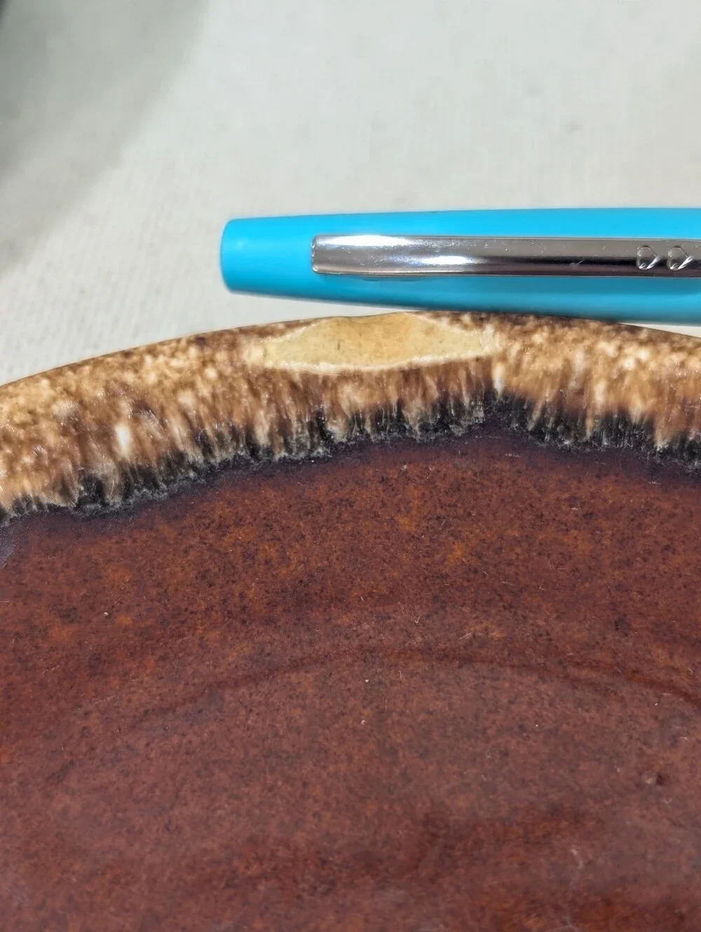 Vintage Hull pottery set of 3 plates brown glaze MCM 60s 70s Retro Grannycore